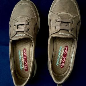 Skechers Womens Microburst Slip On Sneaker